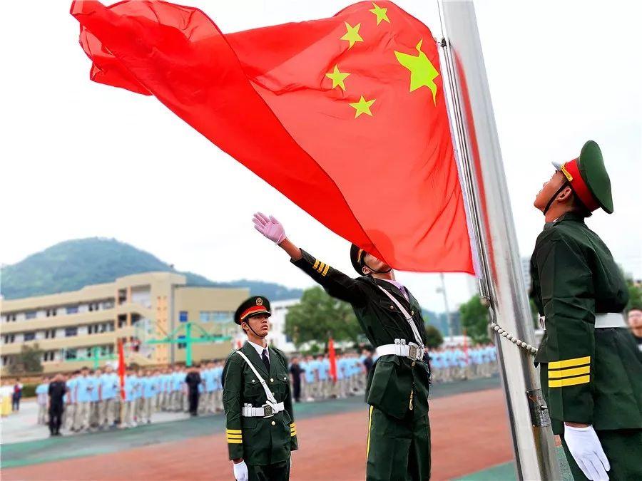 尉氏县小陈乡：蔬菜大棚春意浓 增收致富忙不停