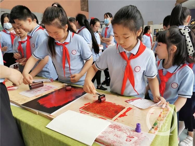 妖殿盛宠之萌妃闹翻天    同款小说游戏画面