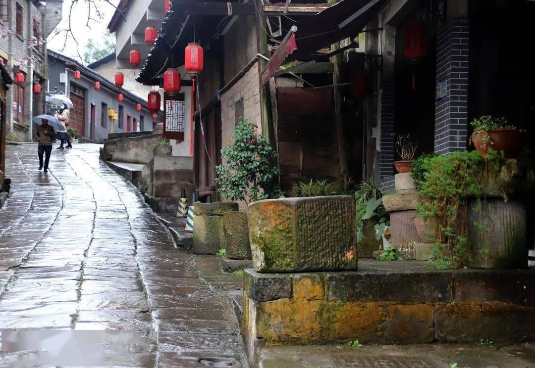 逃离废弃的建筑